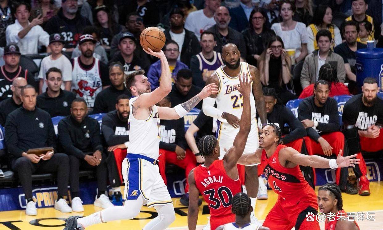 PG电子-包含西亚卡姆回归赛场，爆冷首场状态亮眼，湖人观众沸腾！的词条